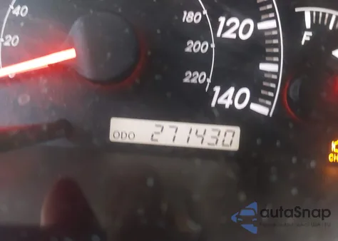 2005 Toyota Camry Le z USA, uszkodzony, nr VIN 4T1BE32KX5U980388